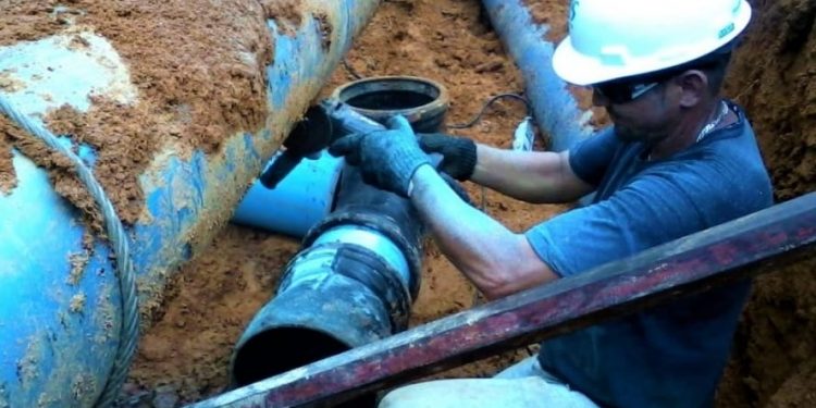 Cerca de mil famílias de Ilhabela já podem solicitar ligação à rede de esgoto da Sabesp