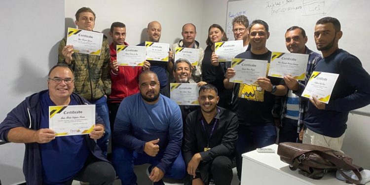 Formada a 1ª turma do curso de Instalador Fotovoltaico promovido pela Thermo Energia Solar e inscrições para a 2ª turma no final de julho já estão abertas pelo whattsapp 12 97402.3911