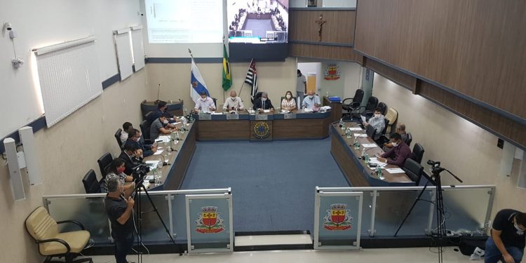 Câmara de Caraguá aprovou ontem (28/02) projetos ‘PL Auxílio Recomeço’ e a  liberação do FGTS para quem mora nas áreas afetadas pelas chuvas