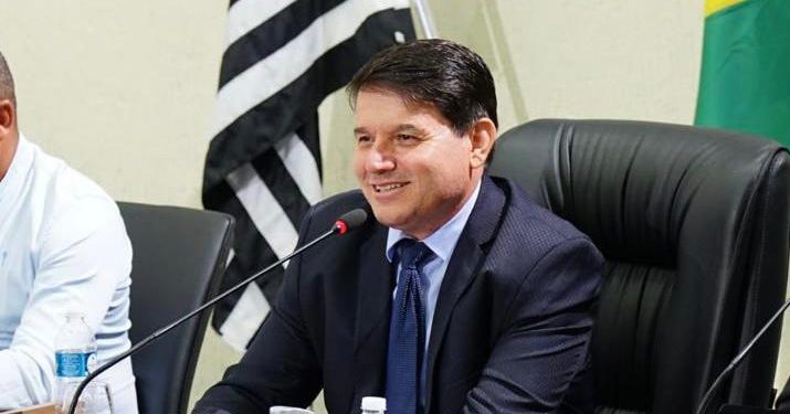 Vereador de Caraguá Cristian Bota prioriza causa autista