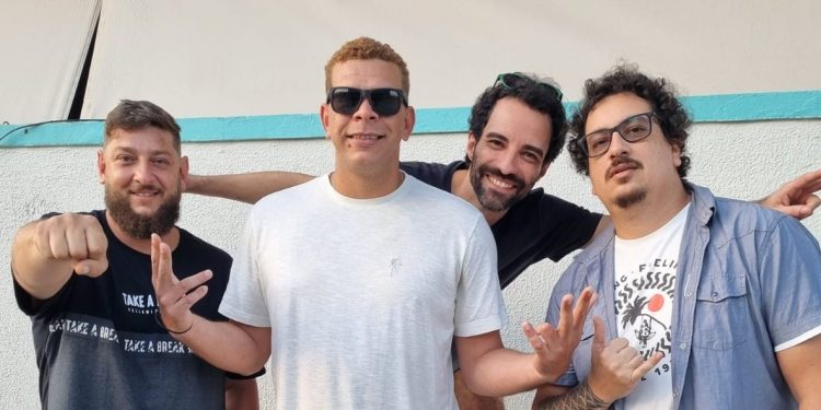 Casa Mundo conta com muita música ao vivo com a dupla Dani e Mauricio, Wander Peixoto, grupo Encrespou, Gabriel Gimene que toca na Feijoada de sábado, O Beltane e Duo, e domingo Forró com a banda Xiboca