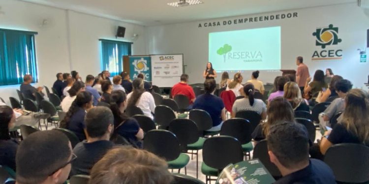 Pré-lançamento do empreendimento ‘Reserva Tabaporã’ que aconteceu na sede da ACEC nesta quarta-feira (11/10) contou com mais de 80 corretores e empresários da região