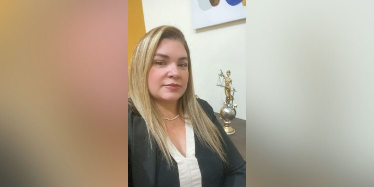 Dra. Maria Cândida: referência na defesa dos Direitos da Mulher
